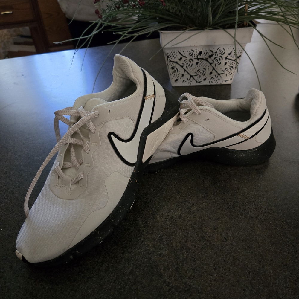 Nike Women Cream and Black Sneakers